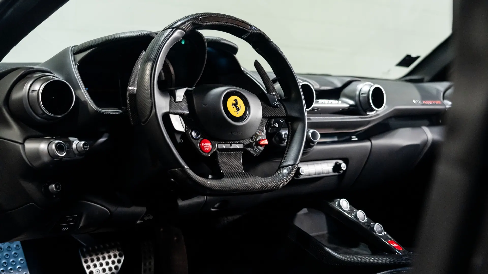 Ferrari 812 — photo 19
