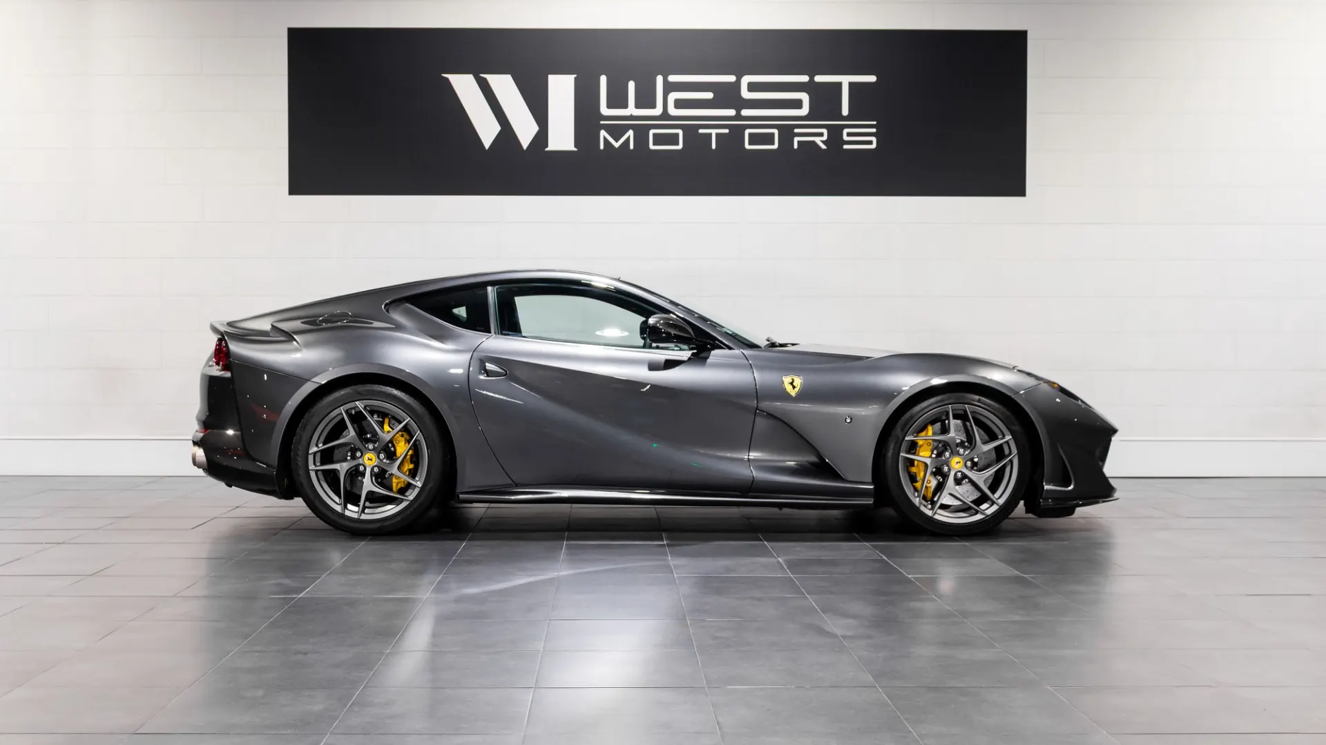 Ferrari 812 — photo 3