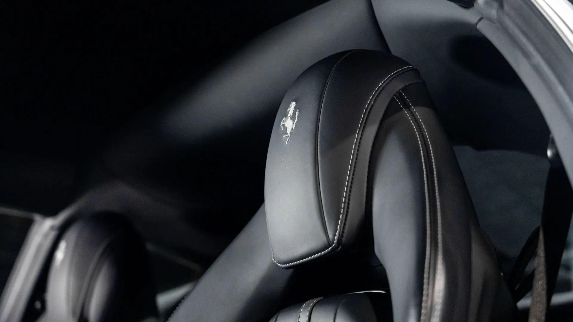 Ferrari 812 — photo 14