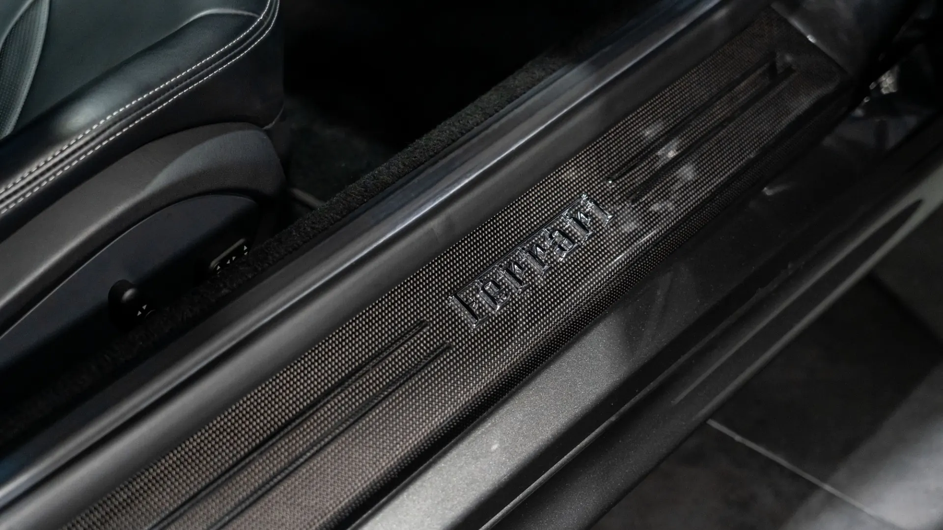 Ferrari 812 — photo 26