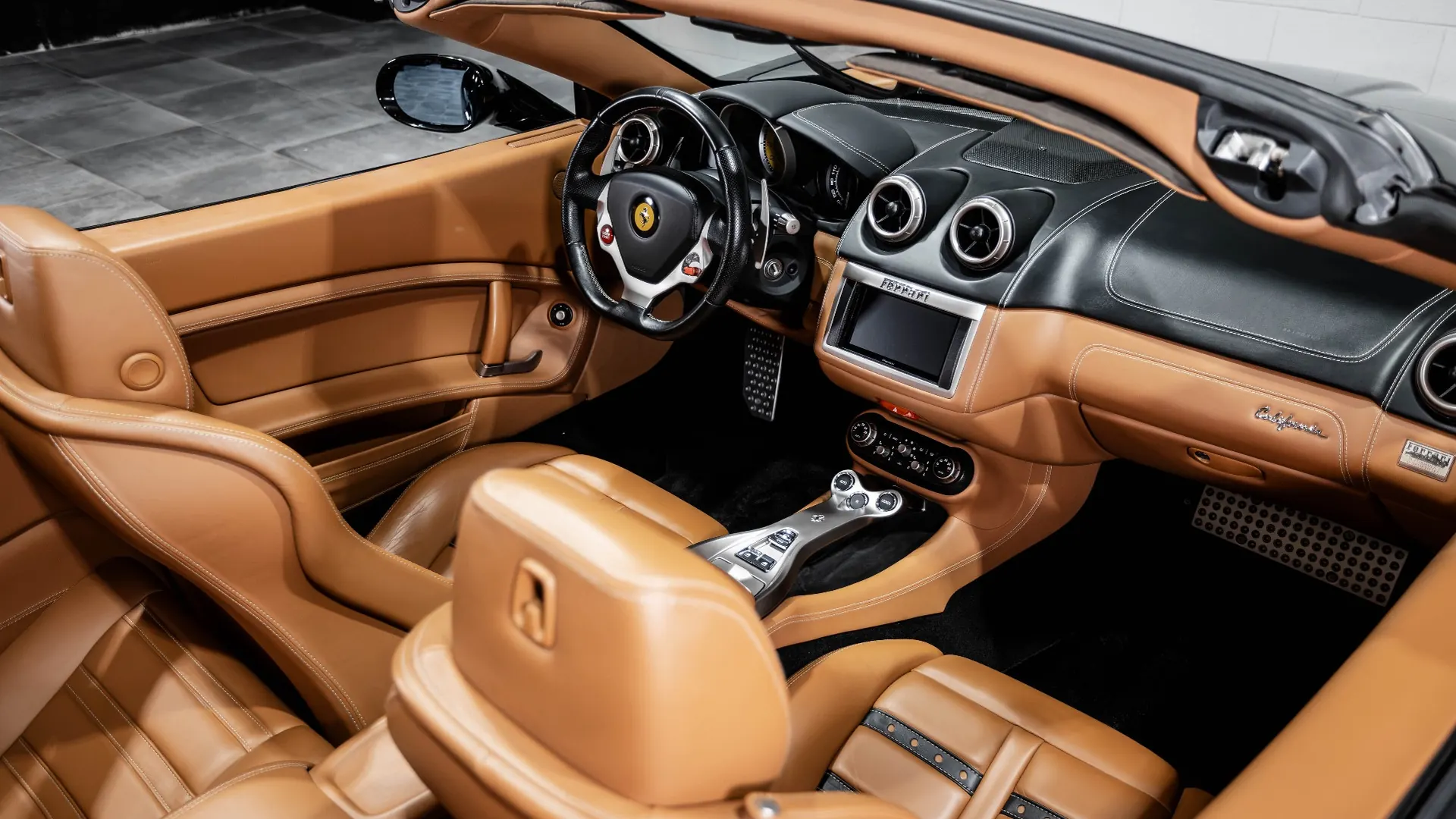 Ferrari California — photo 16