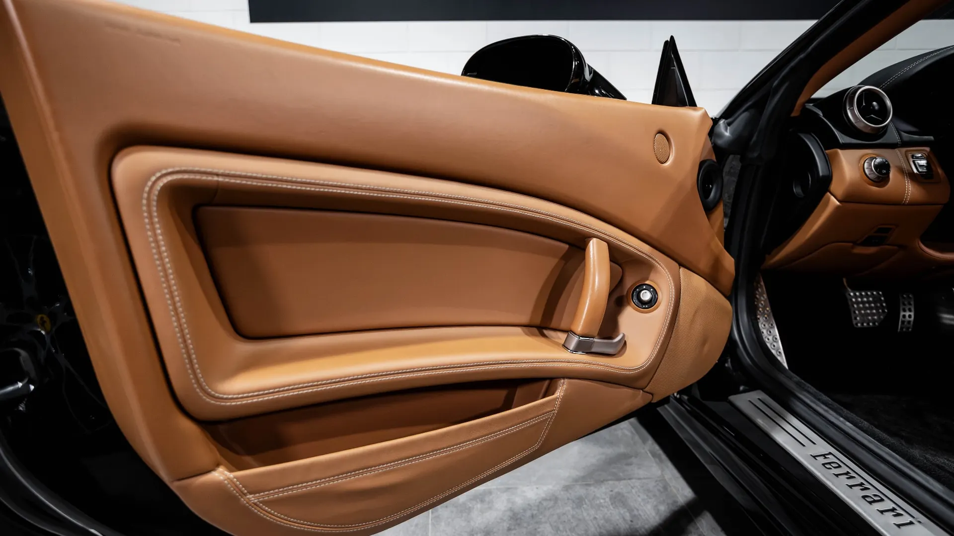 Ferrari California — photo 26