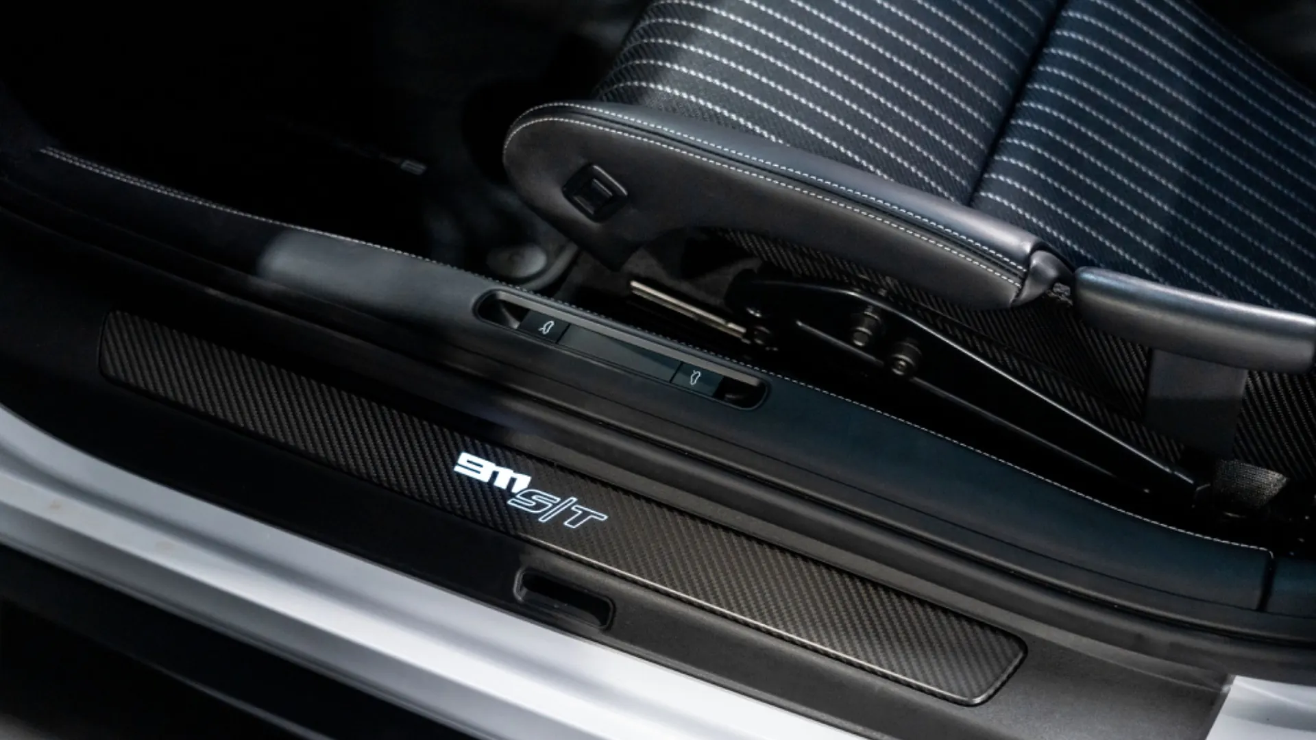 Porsche 911 — photo 16