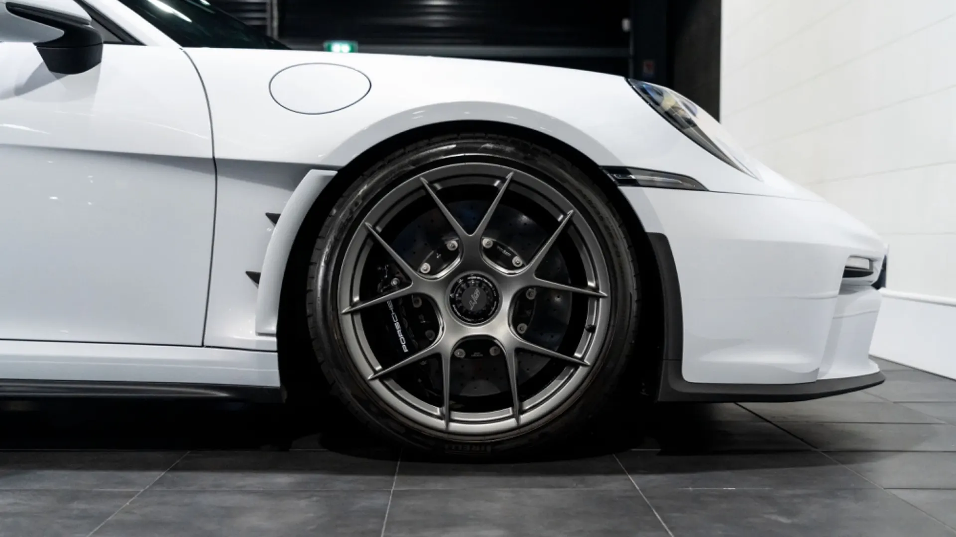 Porsche 911 — photo 11