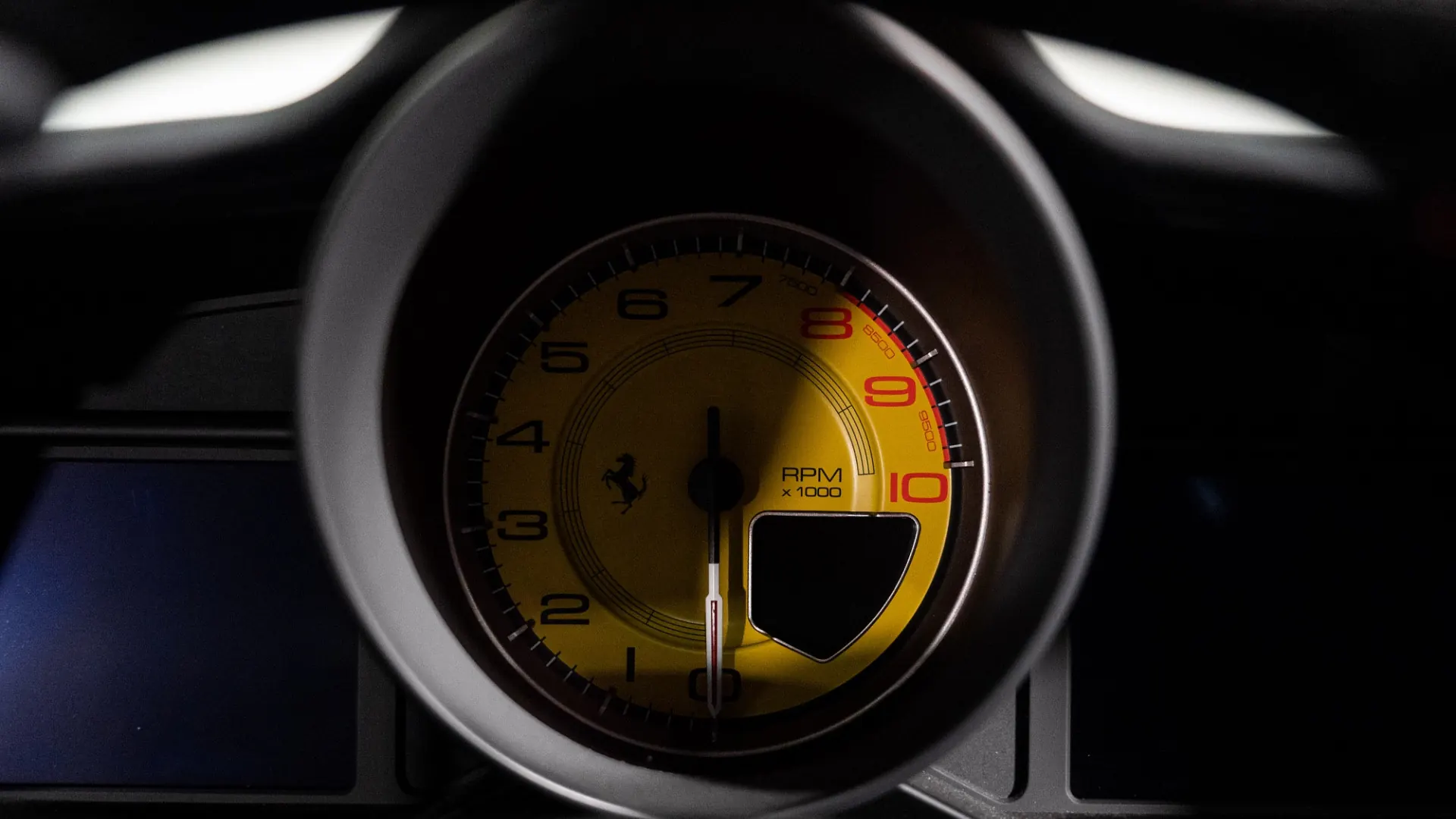 Ferrari 488 — photo 19