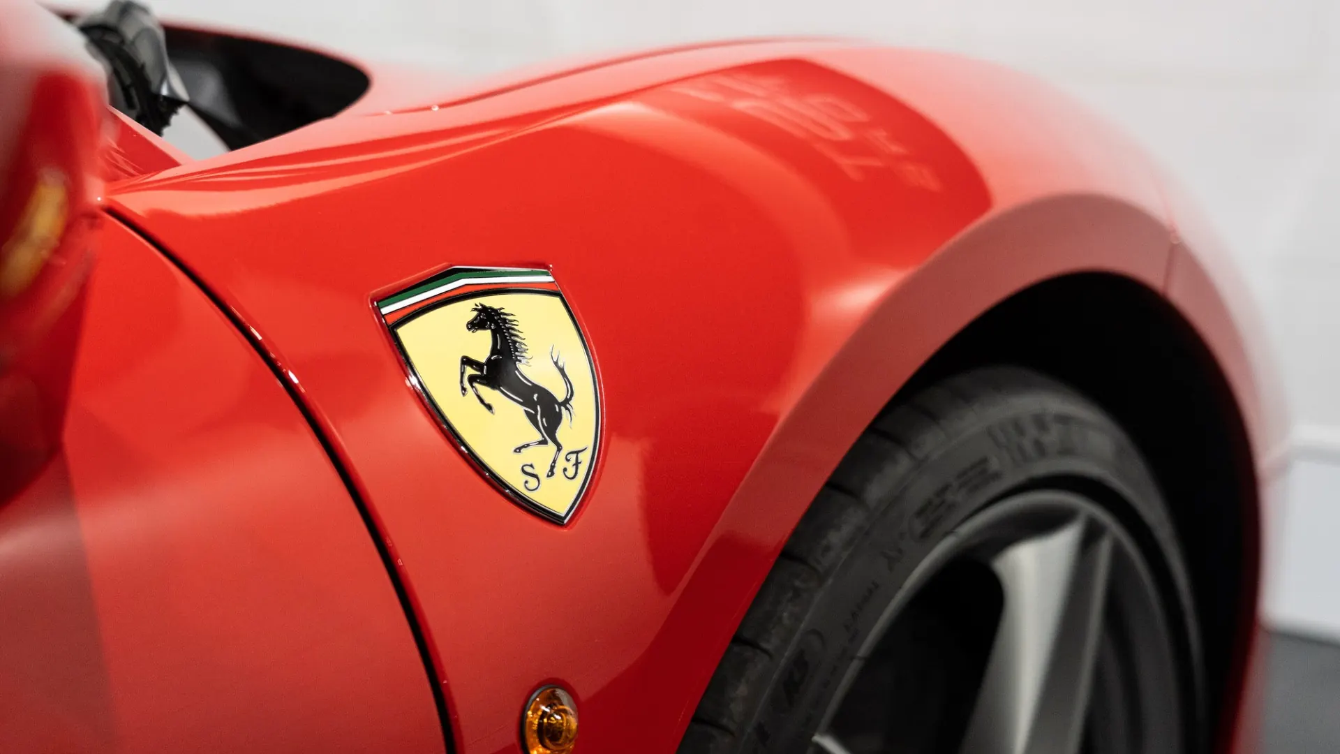 Ferrari 488 — photo 7