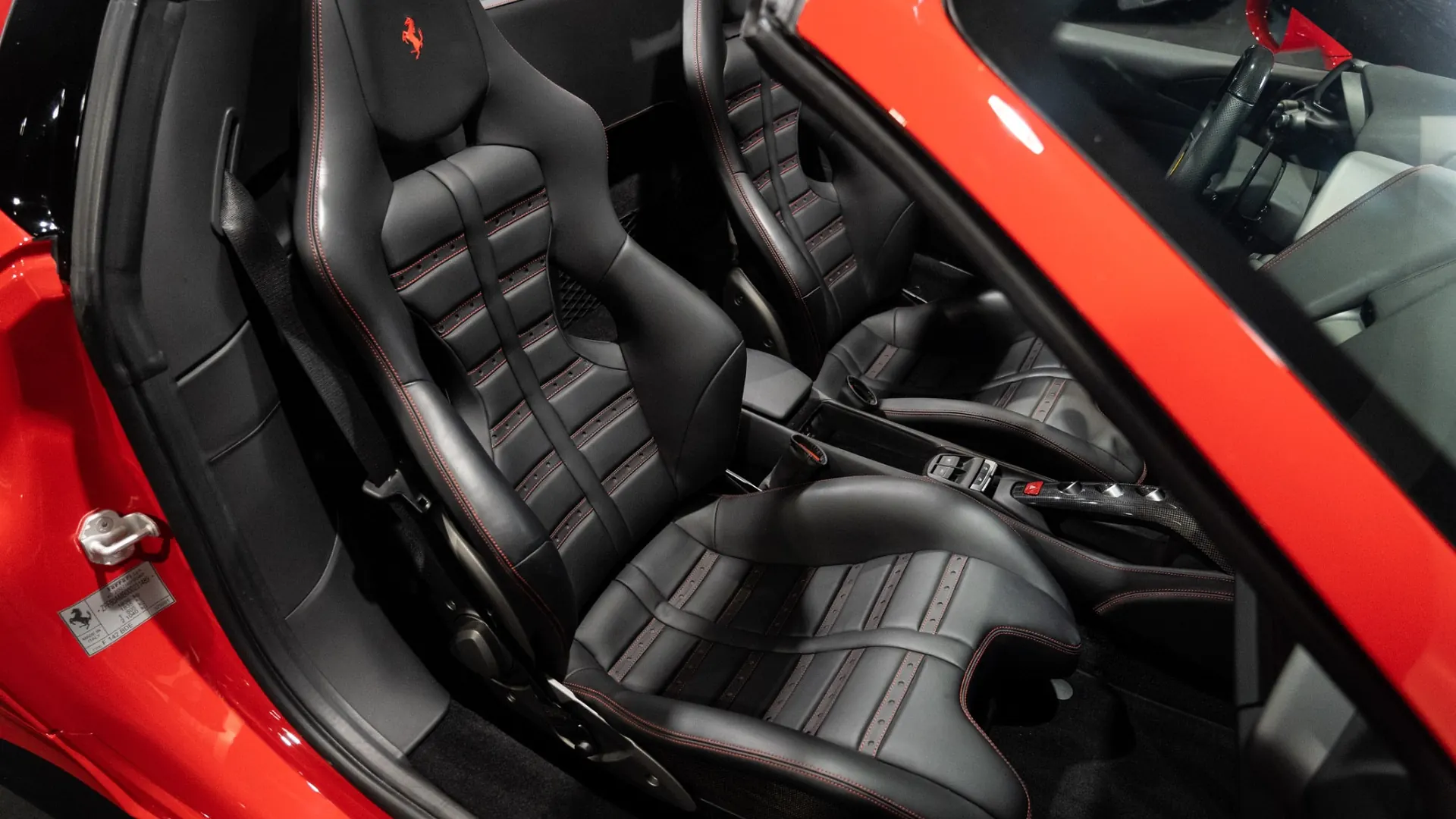 Ferrari 488 — photo 11