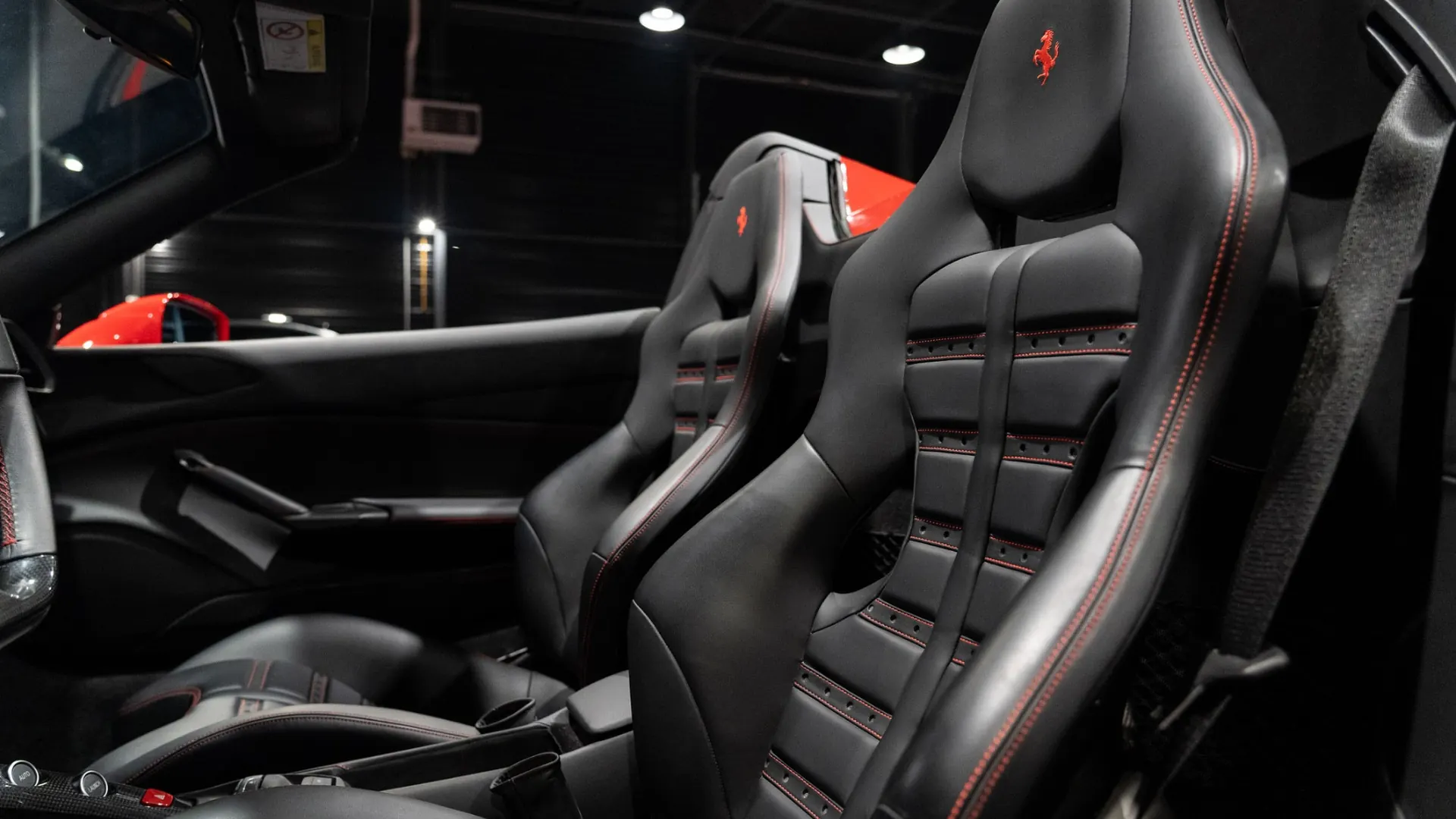 Ferrari 488 — photo 12